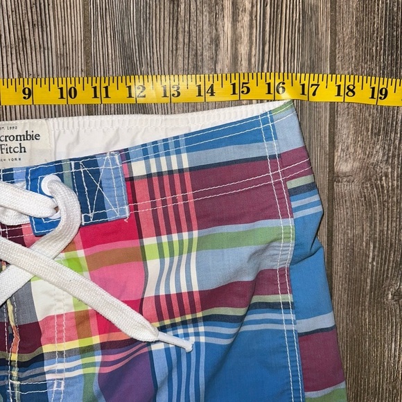 Abercrombie & Fitch Swim Colorful Plaid Board Shorts Fully Lined Pockets Medium - Picture 5 of 8